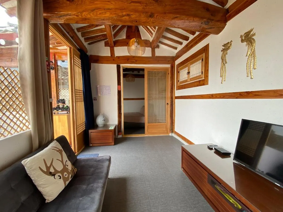 Han Ok Traditional House Seoul 0*,