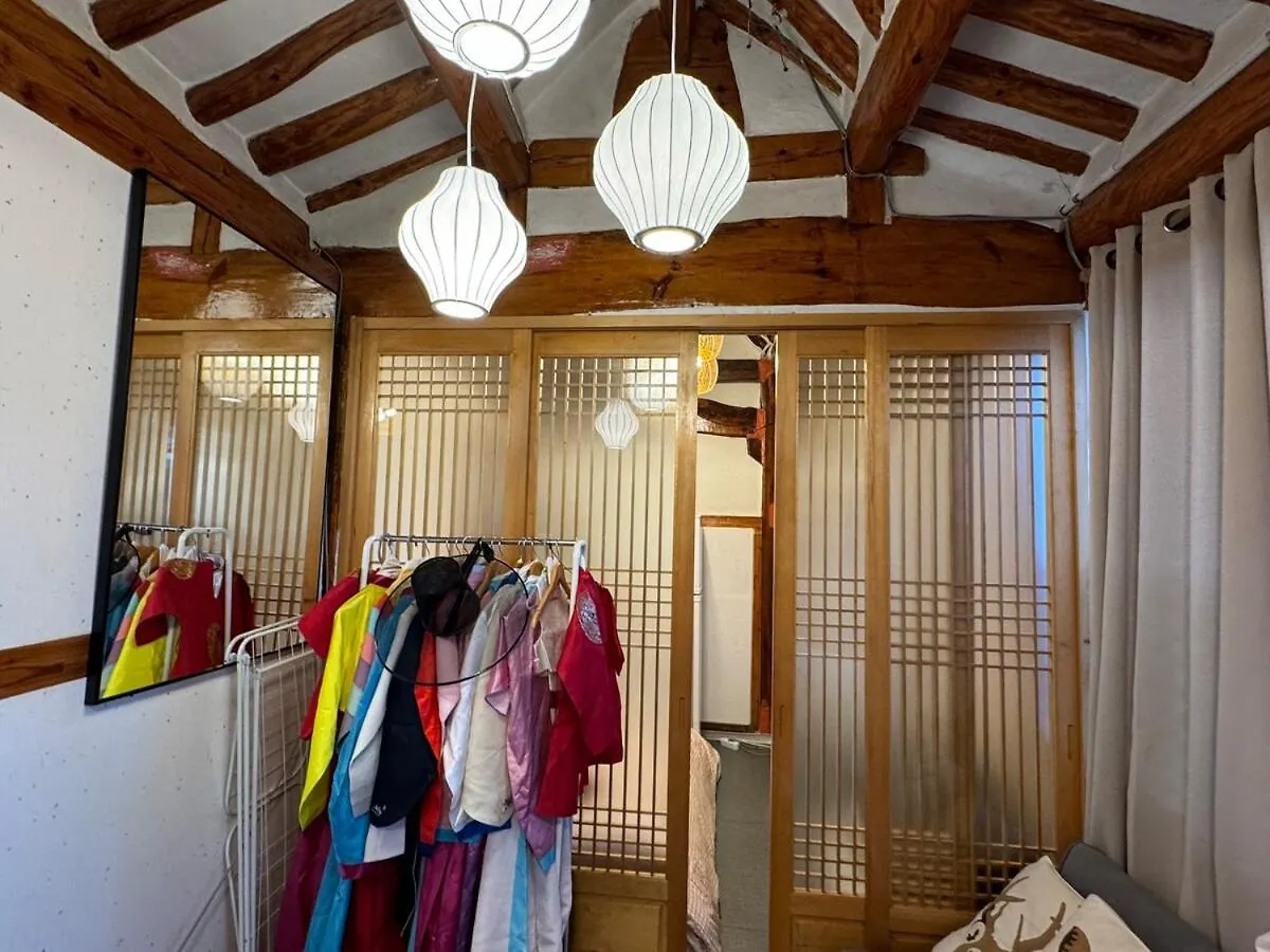 Han Ok Traditional House Seoul 0*,  South Korea